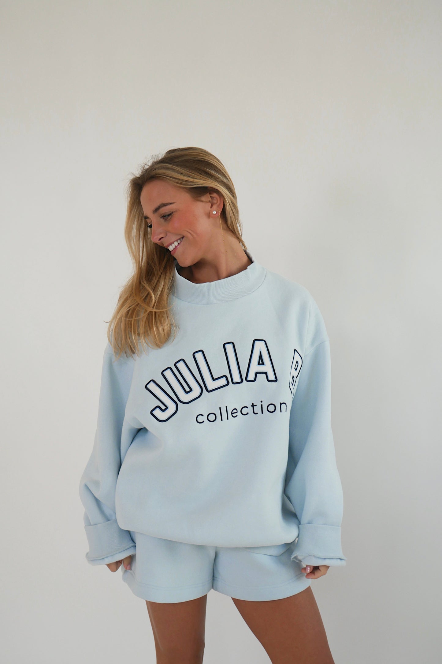 JULIA B. MOCK NECK SWEATSHIRT - LIGHT BLUE