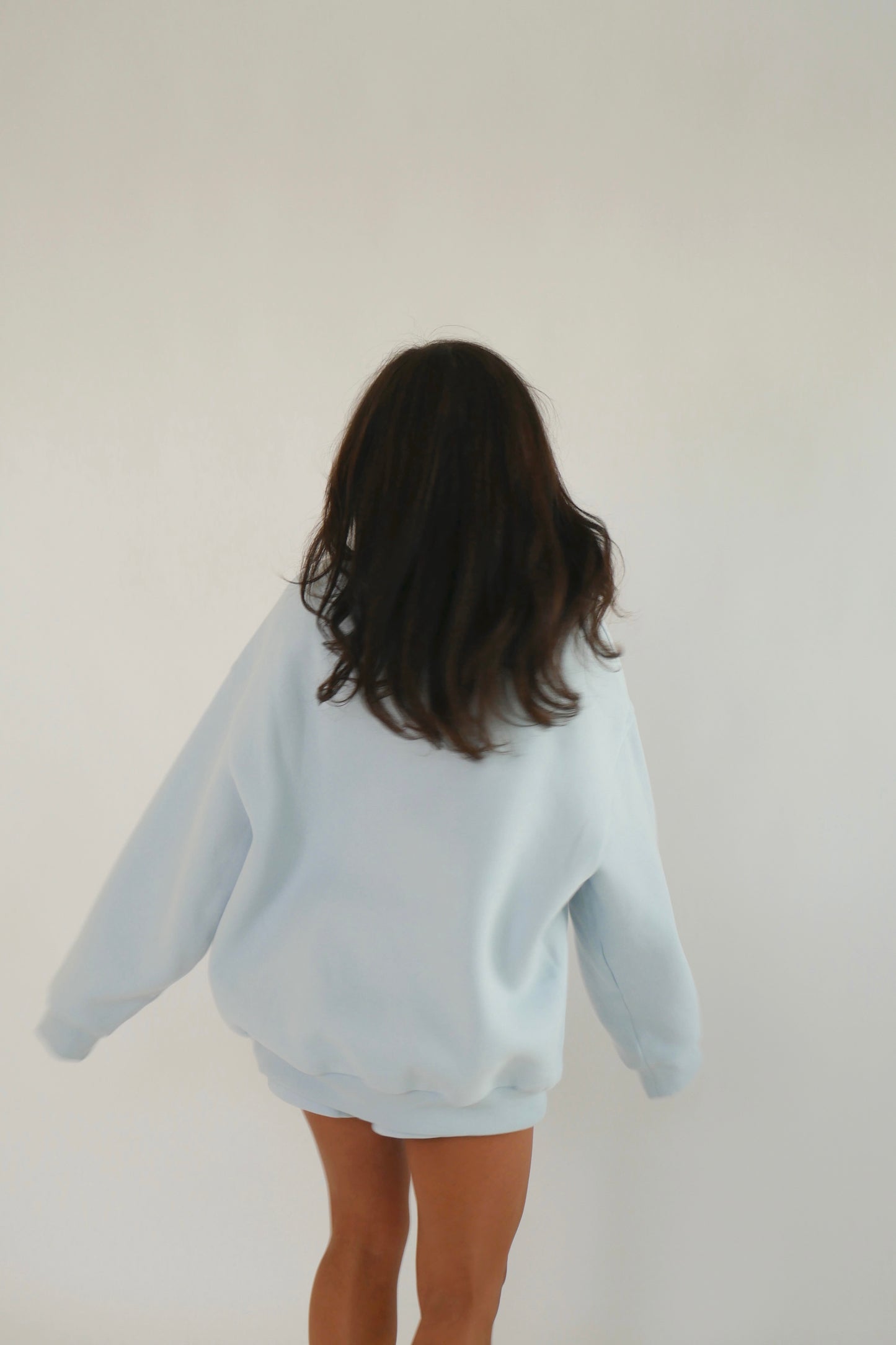 JULIA B. MOCK NECK SWEATSHIRT - LIGHT BLUE