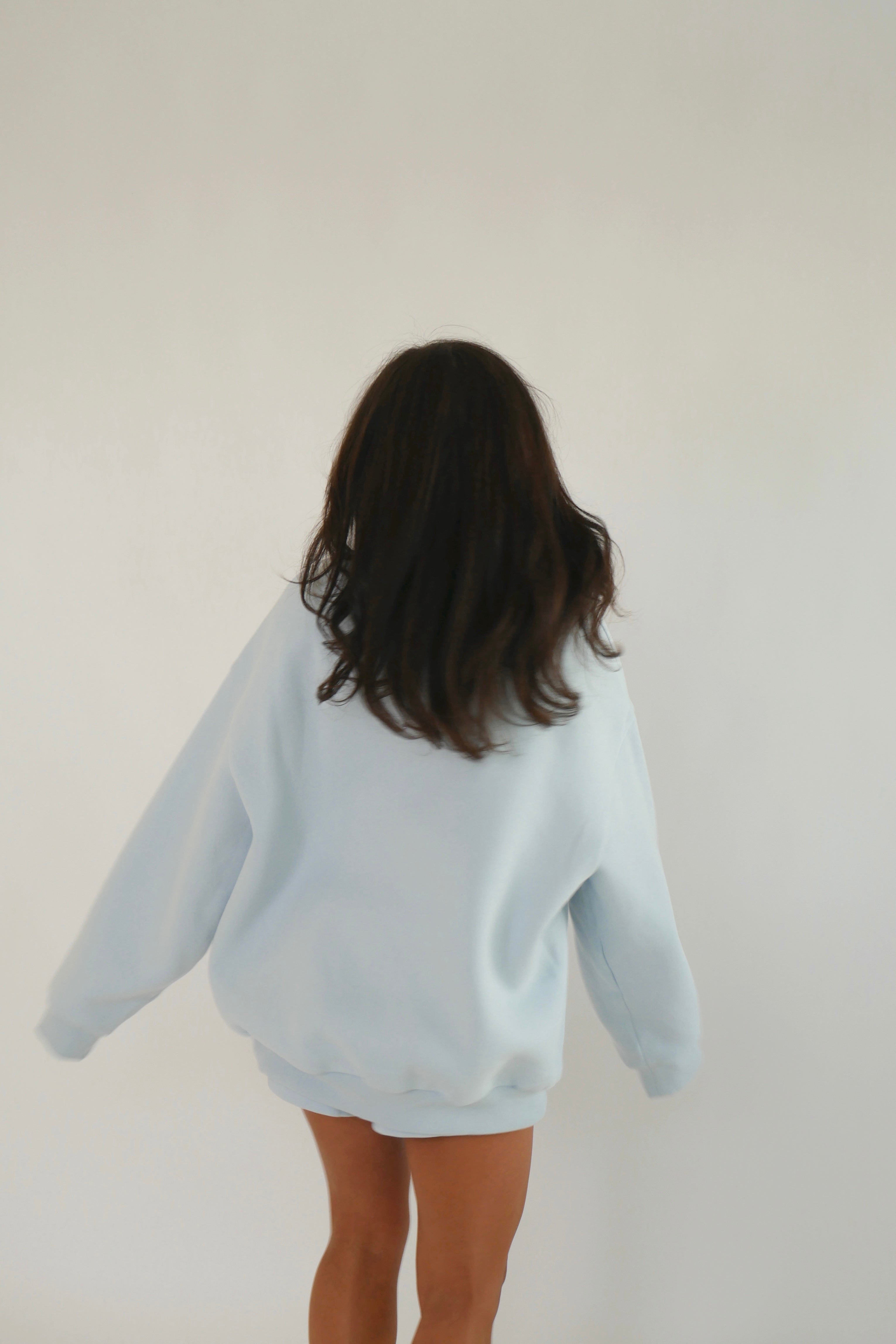 JULIA B. MOCK NECK SWEATSHIRT - LIGHT BLUE